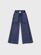 بنطلون واسع الساق