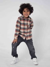 قميص كاروهات بأكمام طويلة