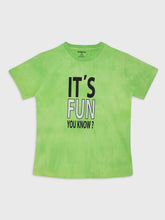 تي شيرت بأكمام قصيرة