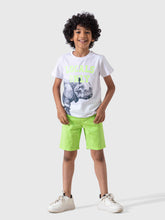 تي شيرت بأكمام قصيرة